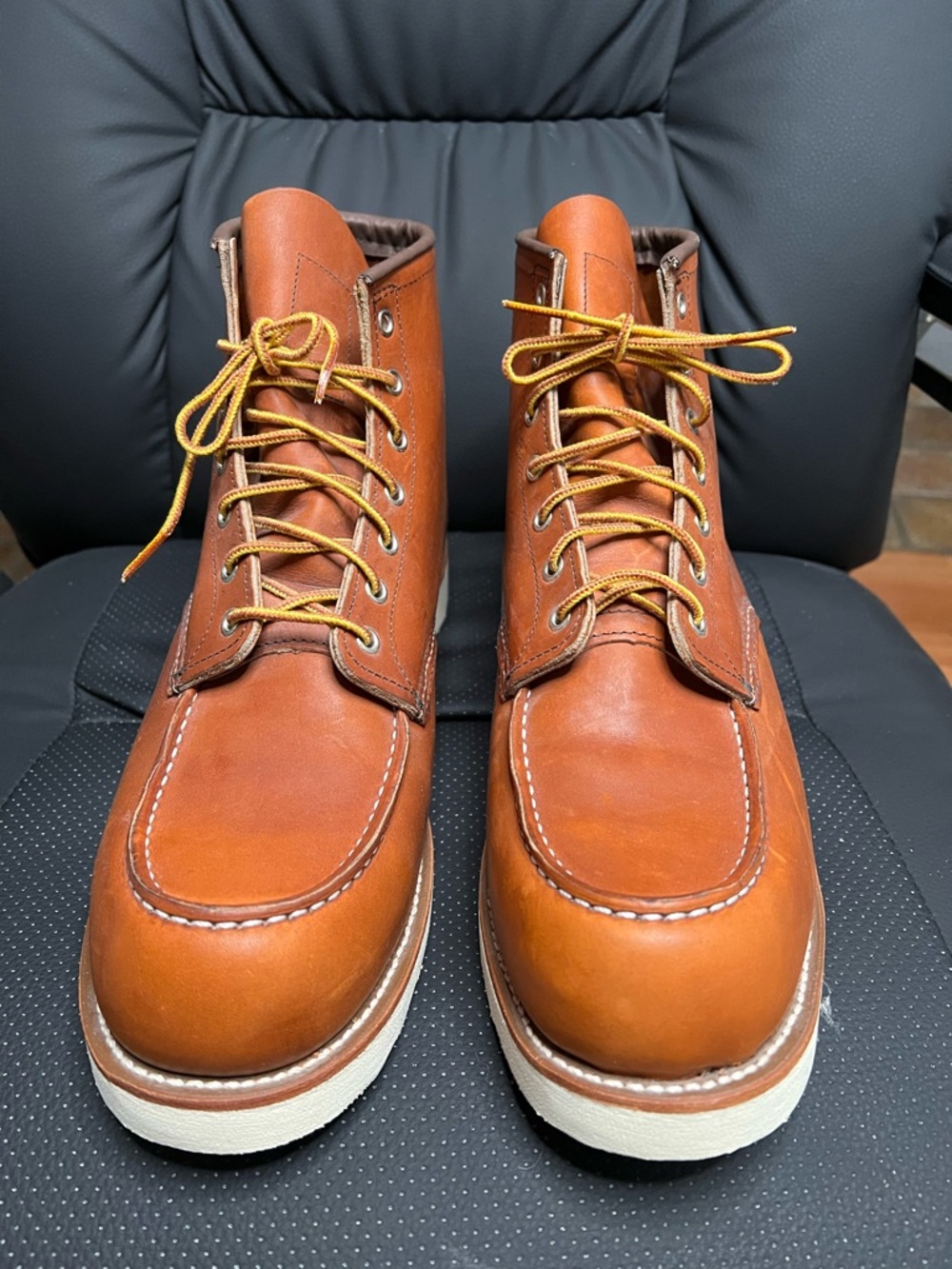 Red Wing Men's Heritage Classic , Tan Leather Work Boots - size 14